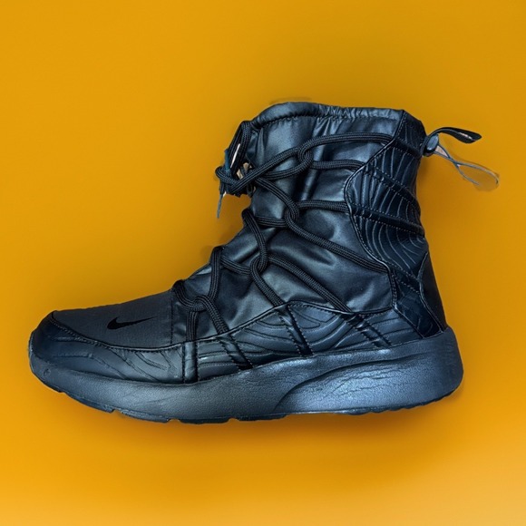 Nike Shoes - Nike Tanjun High Rise Boot Black AO0355-002 Womens 11